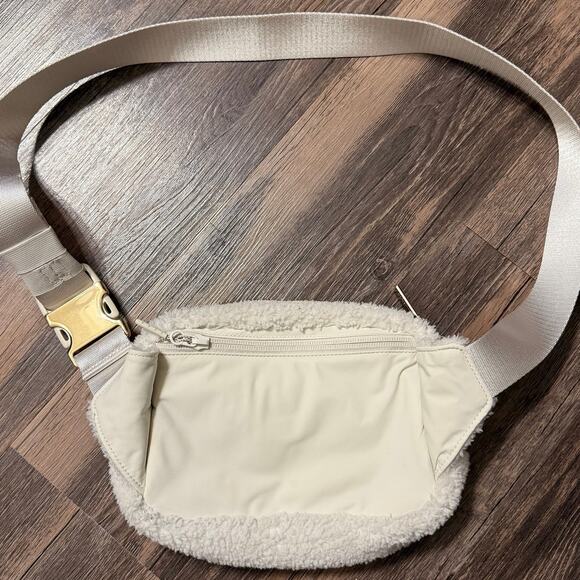 lululemon eveywhere belt bag Everywhere Large 2L – Peloton Apparel Okuma Cortez SBK Sabiki Color:1/4oz Chrome Riley repellent fabric